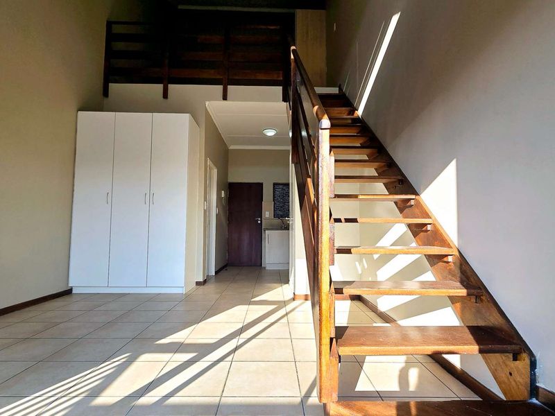 Loft Apartment in a Secure Complex - Photo 2