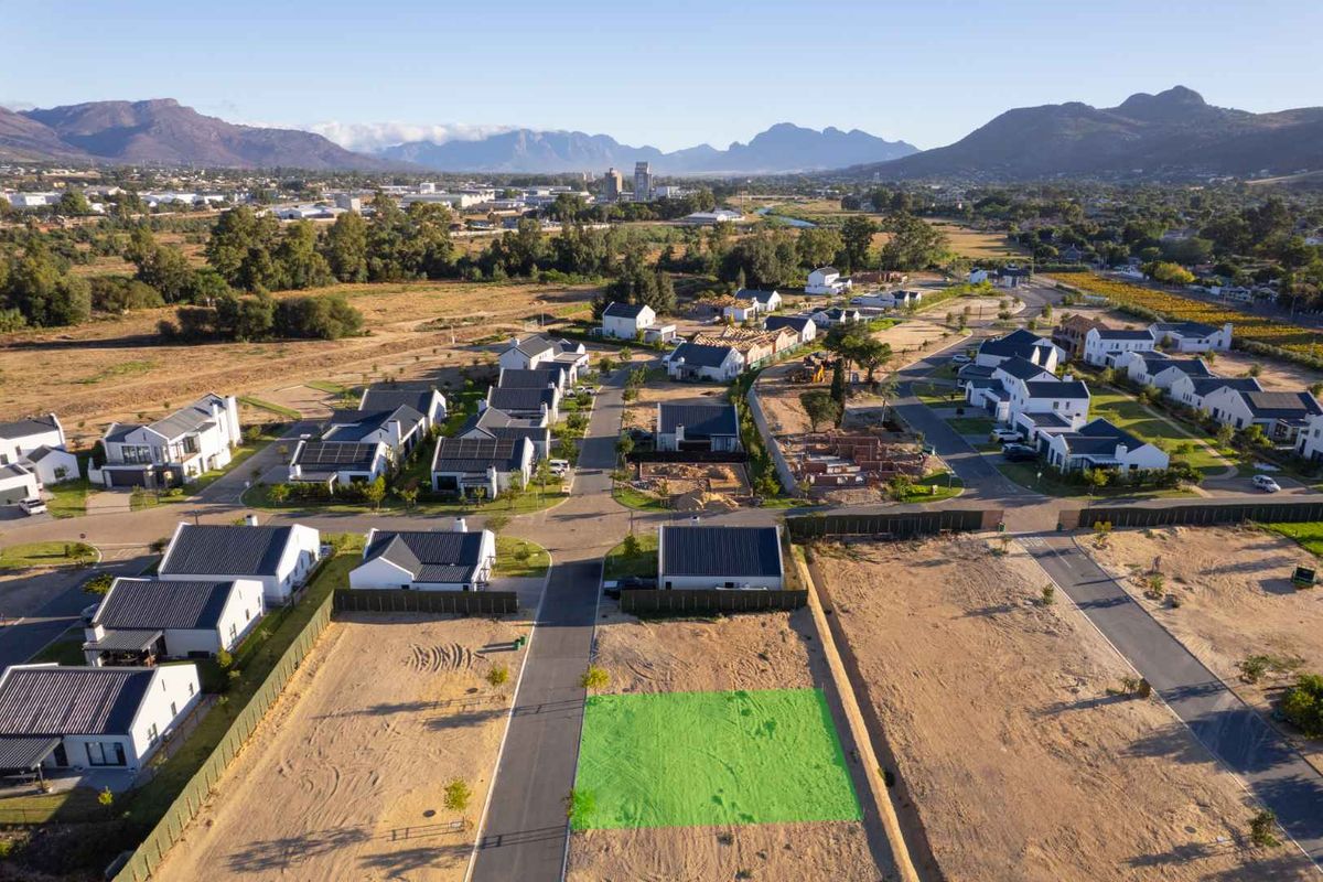 West-Facing Paarl Valleij Lifestyle Estate & Farm Stand with Views of Paarl Mountain and Paarl Rock - Photo 2