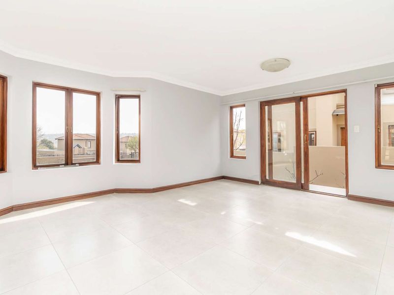 Freestanding 2 Beds, 2 Baths in the heart of Kyalami - Photo 3