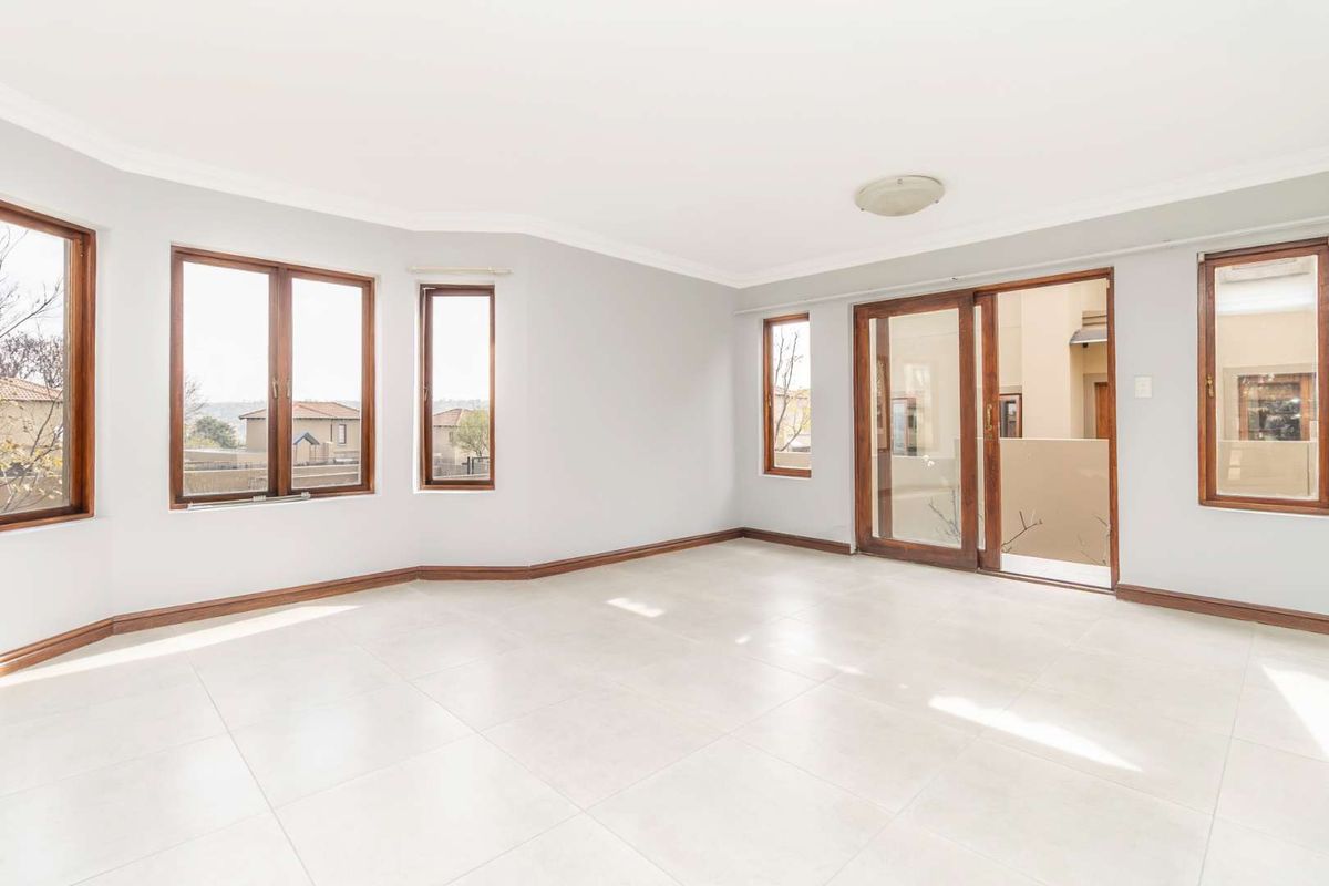 Freestanding 2 Beds, 2 Baths in the heart of Kyalami - Photo 3