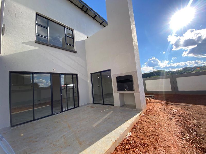 Newly Built Estate Home - Photo 3