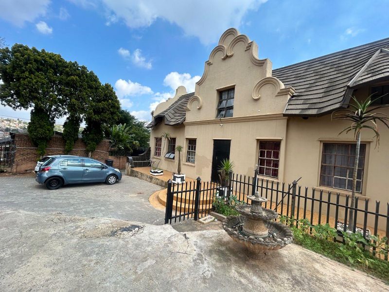 14 Bedroom house in Laudium - Photo 5