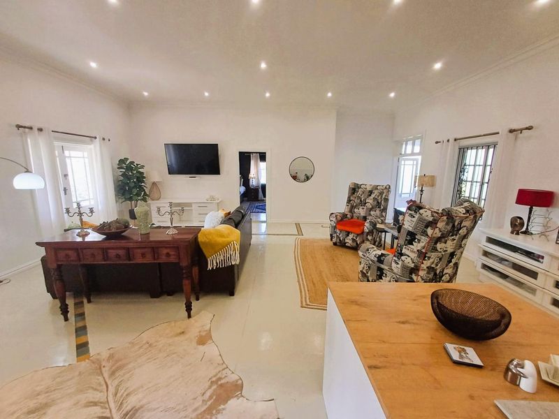 FOR RENT  |  ASSAGAY  |  Queensbridge Estate  |  1 Bedroom Furnished Cottage - Photo 6
