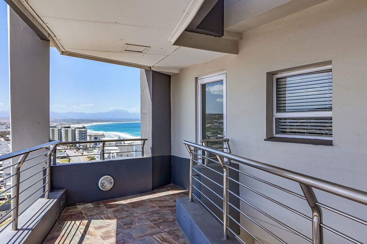 Luxury Seaside Living at Vista Bonita (ALL FURNITURE AND APPLIANCES INCLUDED) - Photo 4