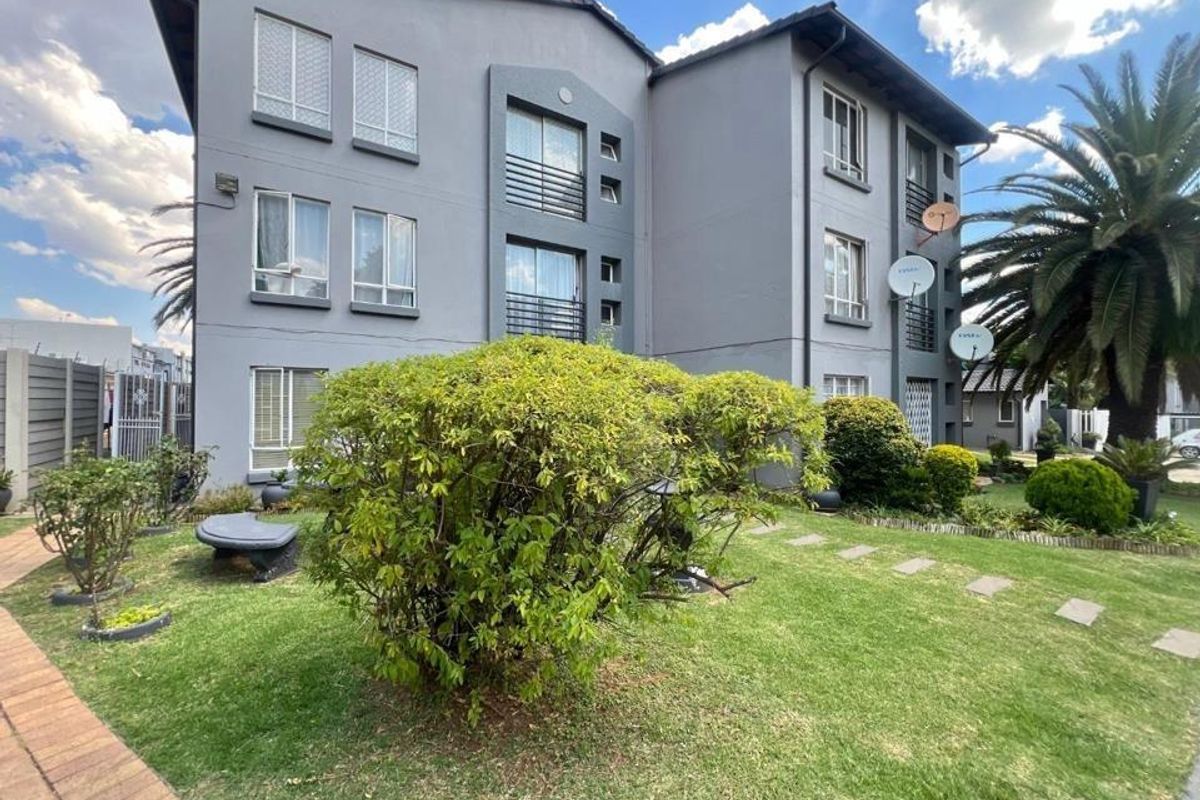 Well-Located Verwoerdpark Living With Everyday Ease - Photo 2