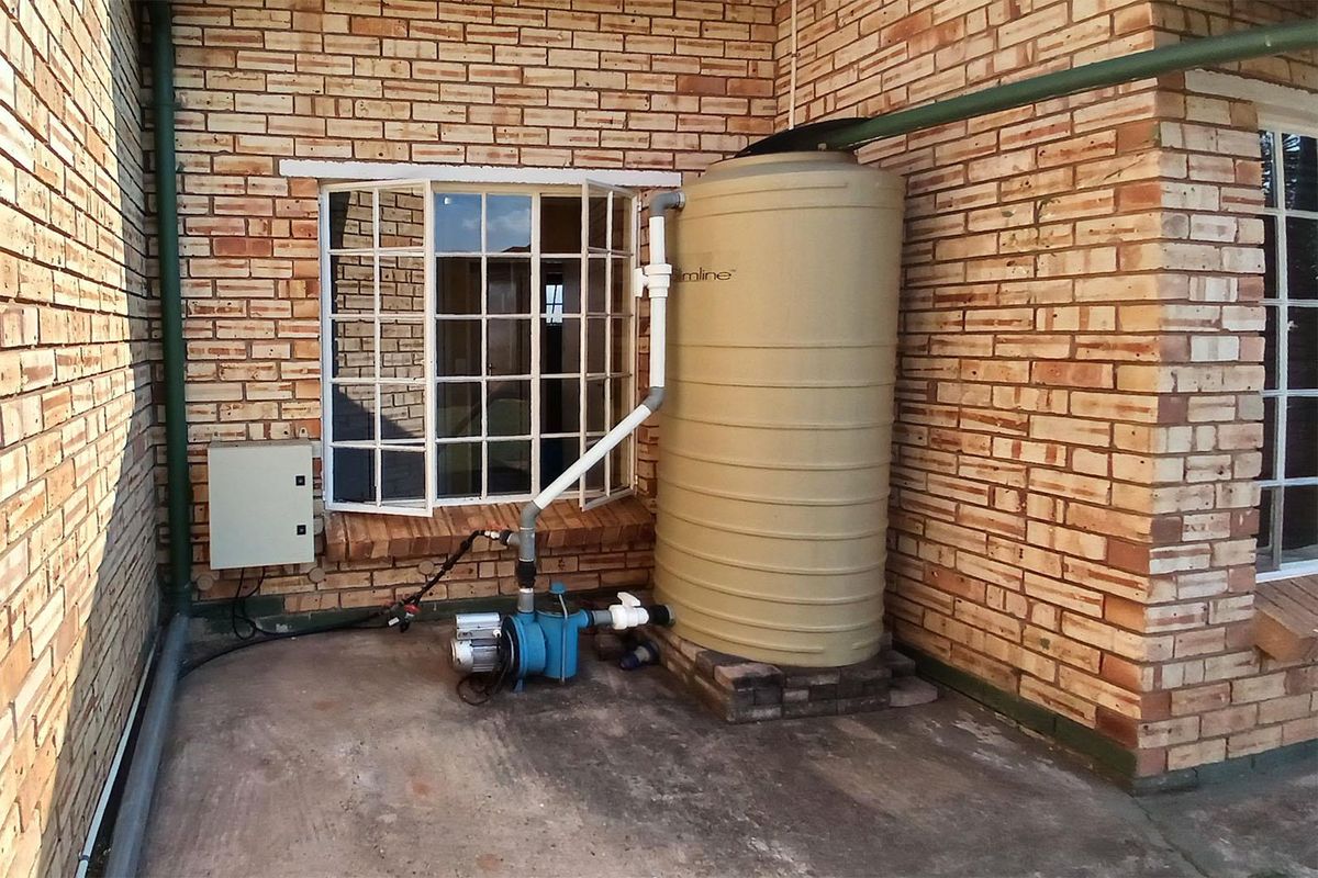 Charming 3-Bedroom Townhouse in Glen Erasmia – Move-In Ready! - Photo 3