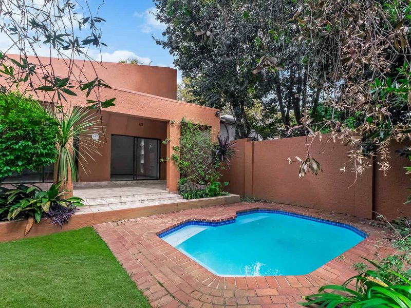 PRIVATE AND CHARMING FAMILY HOME SITUATED IN A QUIET LOCATION - Photo 9