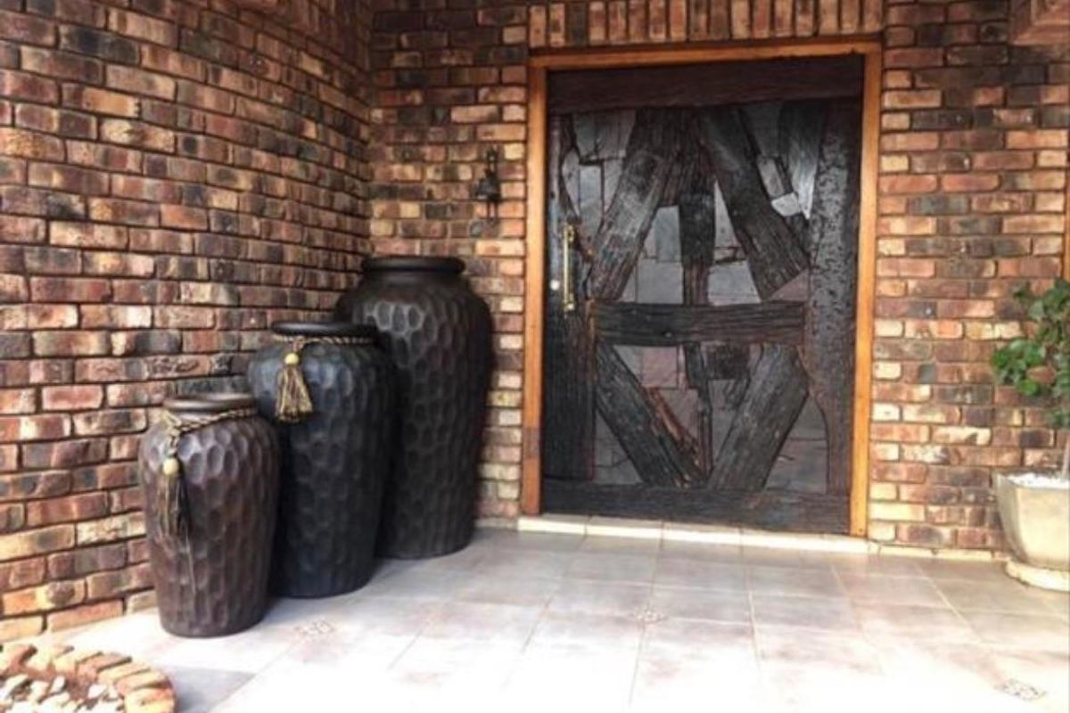 A Rare Kimberley Gem - Space, Water Security & Income Potential - Photo 2