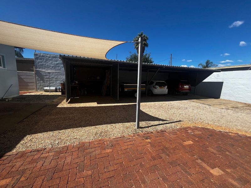 Beautiful older Pioneerspark house for sale - Photo 5