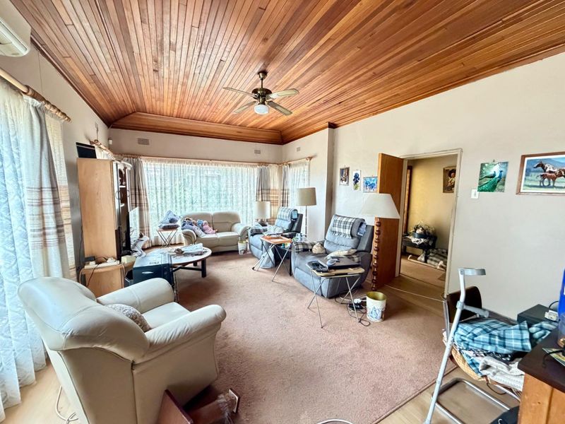 Charming Home with Endless Potential - Act Fast! - Photo 5