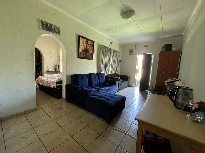 Family Home With 1 Bedroom Garden Cottage - Photo 10