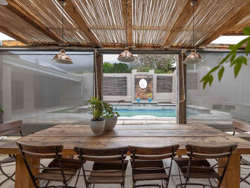 THE ENTERTAINER - Photo 3