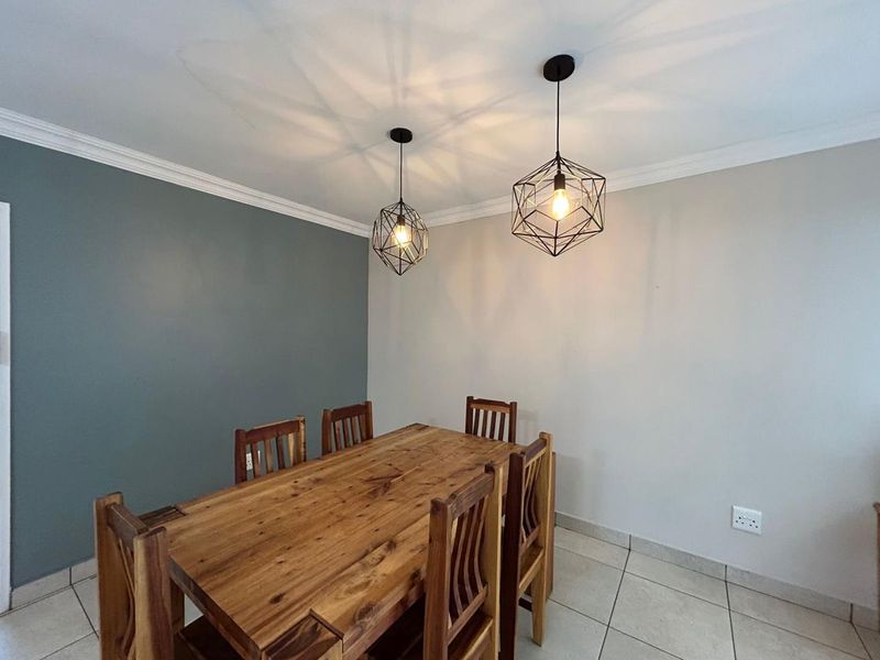 Modern 4 or 5 Bedroomed Home For Sale In Rynfield - Photo 8