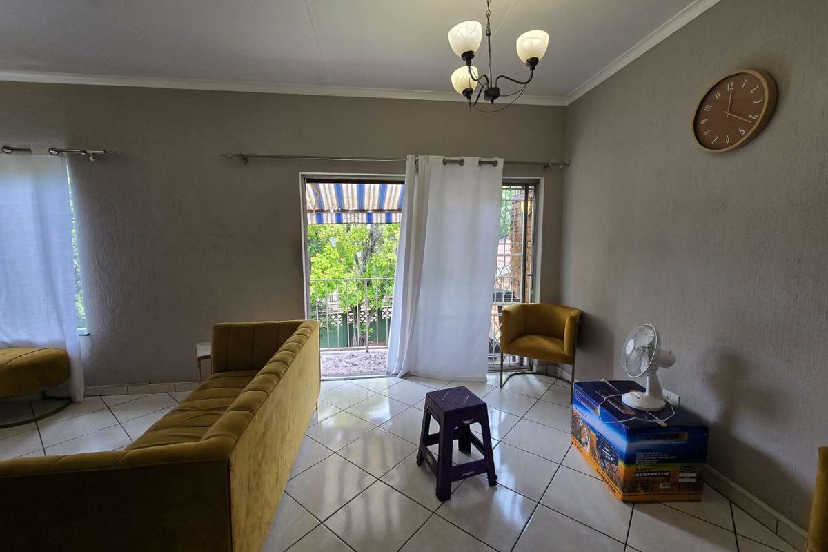 Beautiful 2nd floor unit - Photo 3