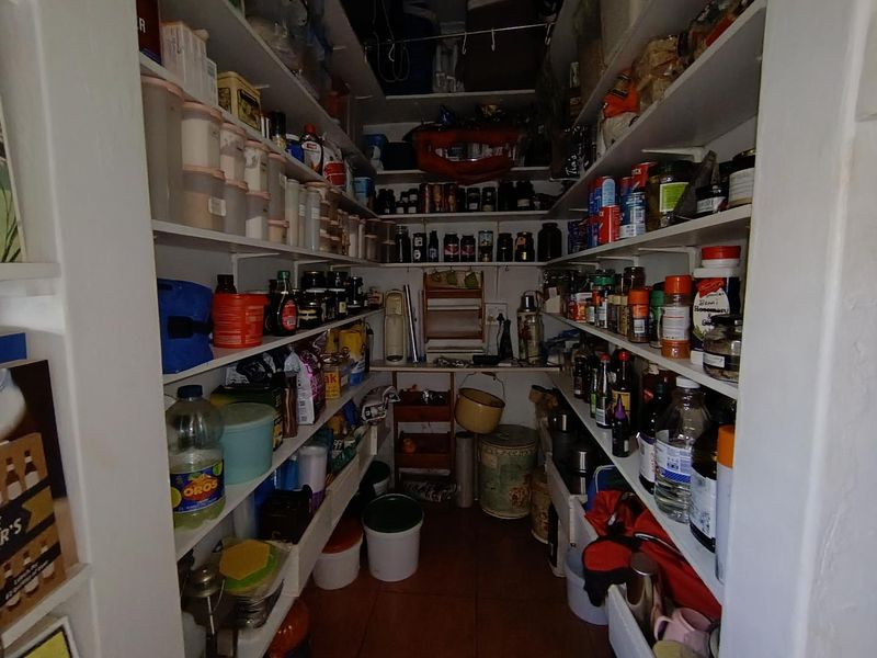 Charming Family Home: Ideal for Guesthouse or Airbnb - Photo 9