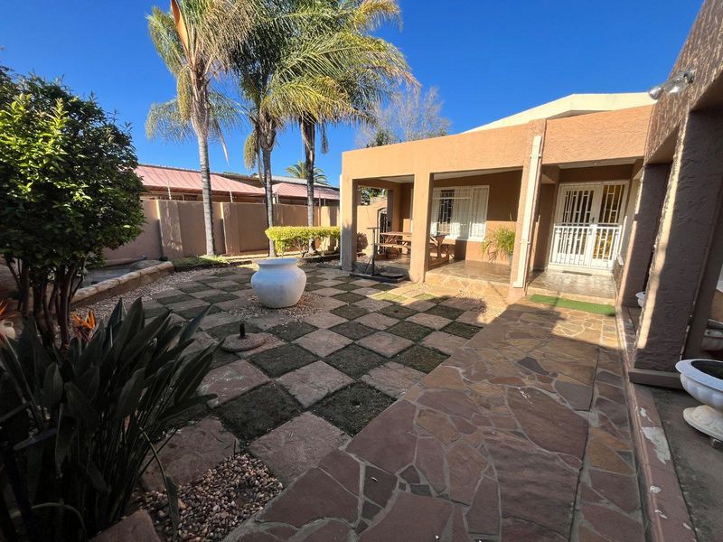 Your dreamhouse awaits in Old Pioneers Park - Photo 1