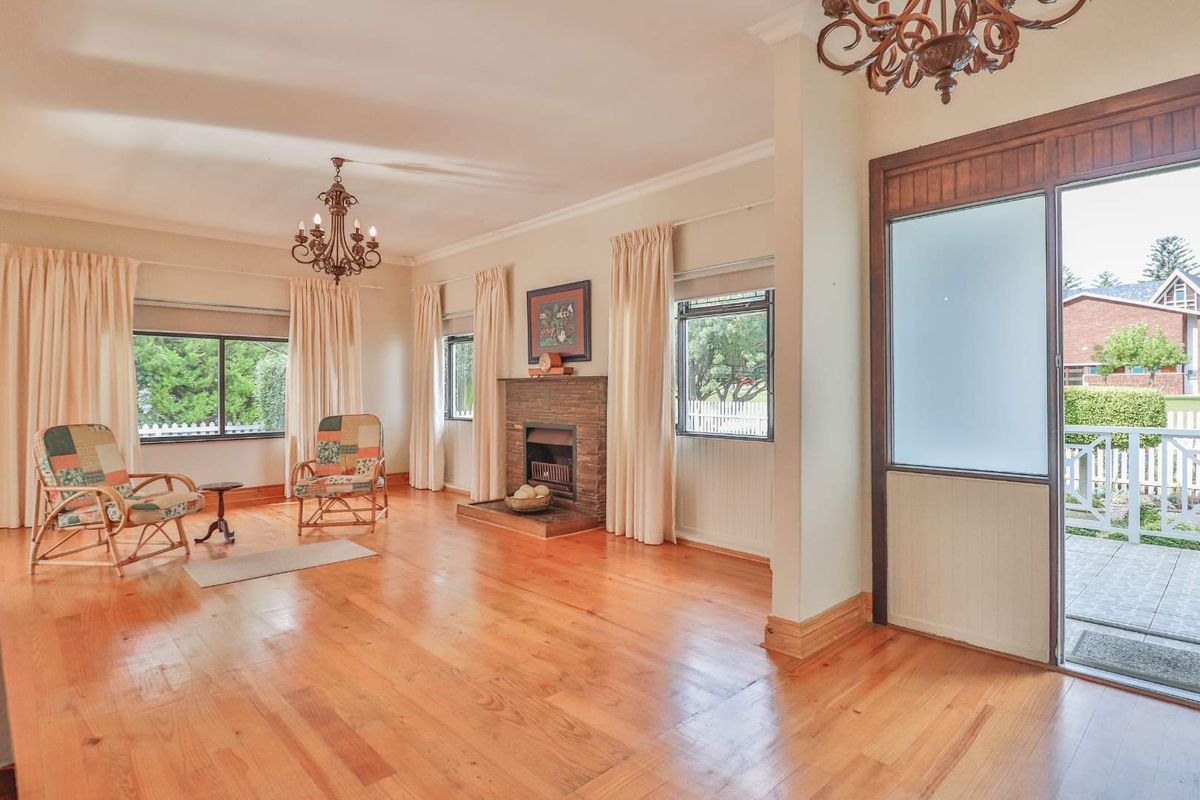 Prime location close to amenities - Photo 5