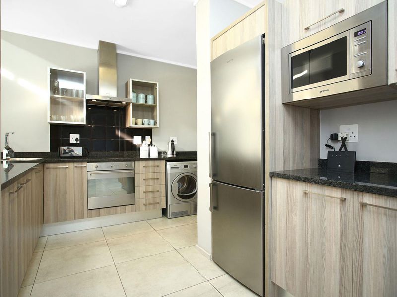 3 BED 2.5 BATH FULLY FURNISHED TOWNHOUSE OAKLANDS - Photo 5