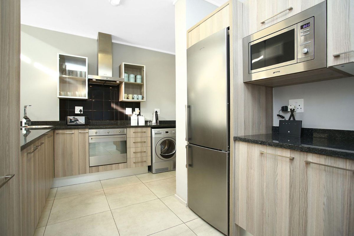 3 BED 2.5 BATH FULLY FURNISHED TOWNHOUSE OAKLANDS - Photo 5