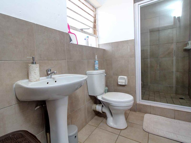 Secure Complex Living with 24/7 Peace of Mind - Photo 3