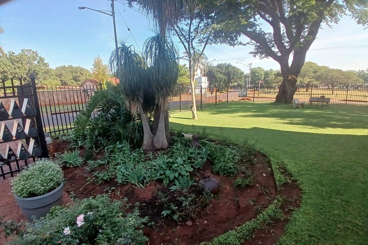 1.5 Bedroom to rent in Annlin - Photo 2