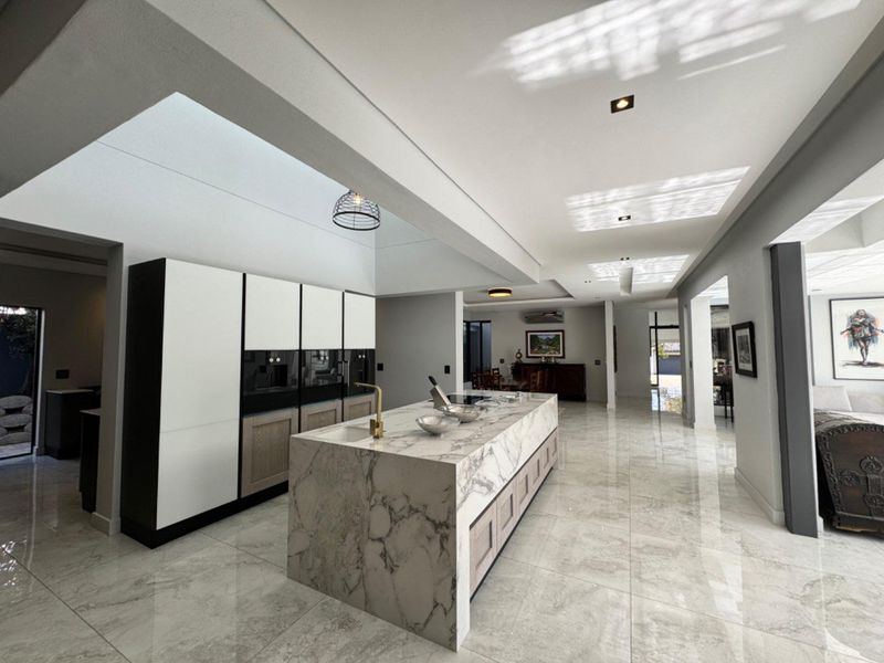 Elegant Home For Sale in the Prestigious Waterfall Country Estate - Photo 5