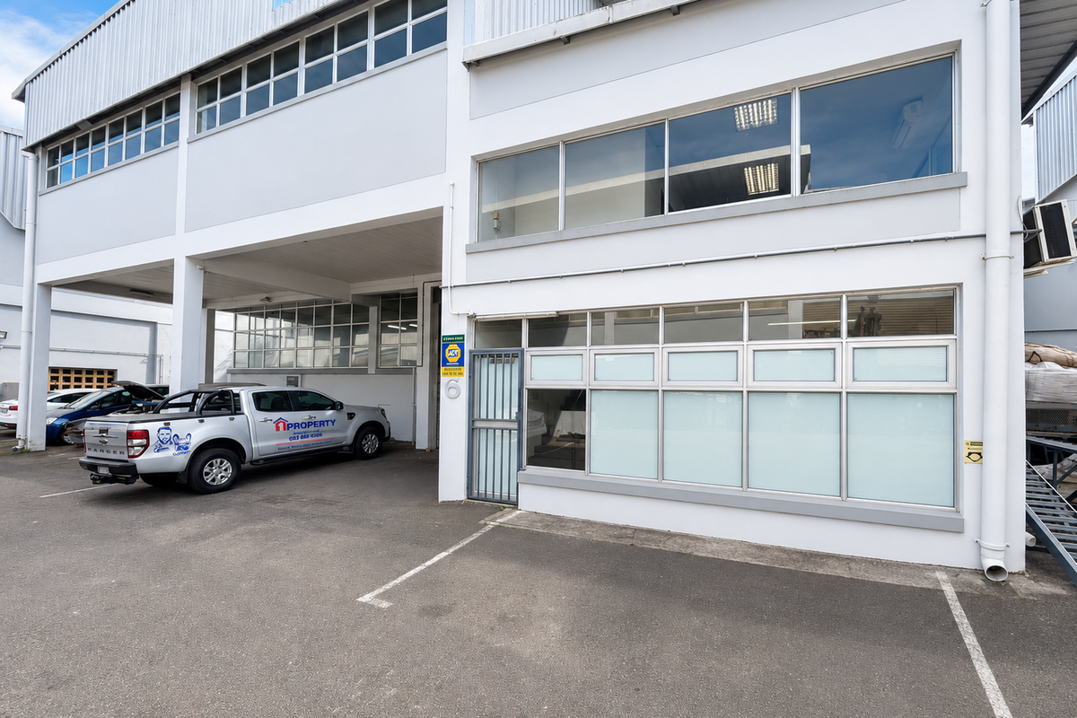 353m2 Neat Mini-Factory with Double Storey Offices | Fischer Park, Hillcrest - Photo 2