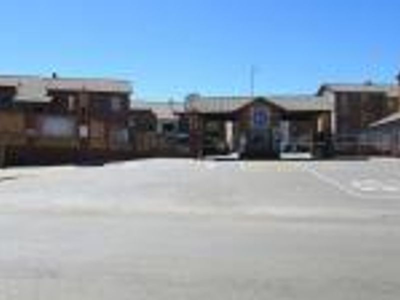 2 Bedroom Upstairs Unit - Photo 7