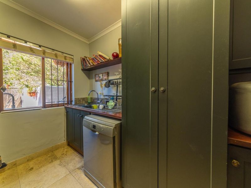 Furnished 4 Bedroom house to rent - Photo 10
