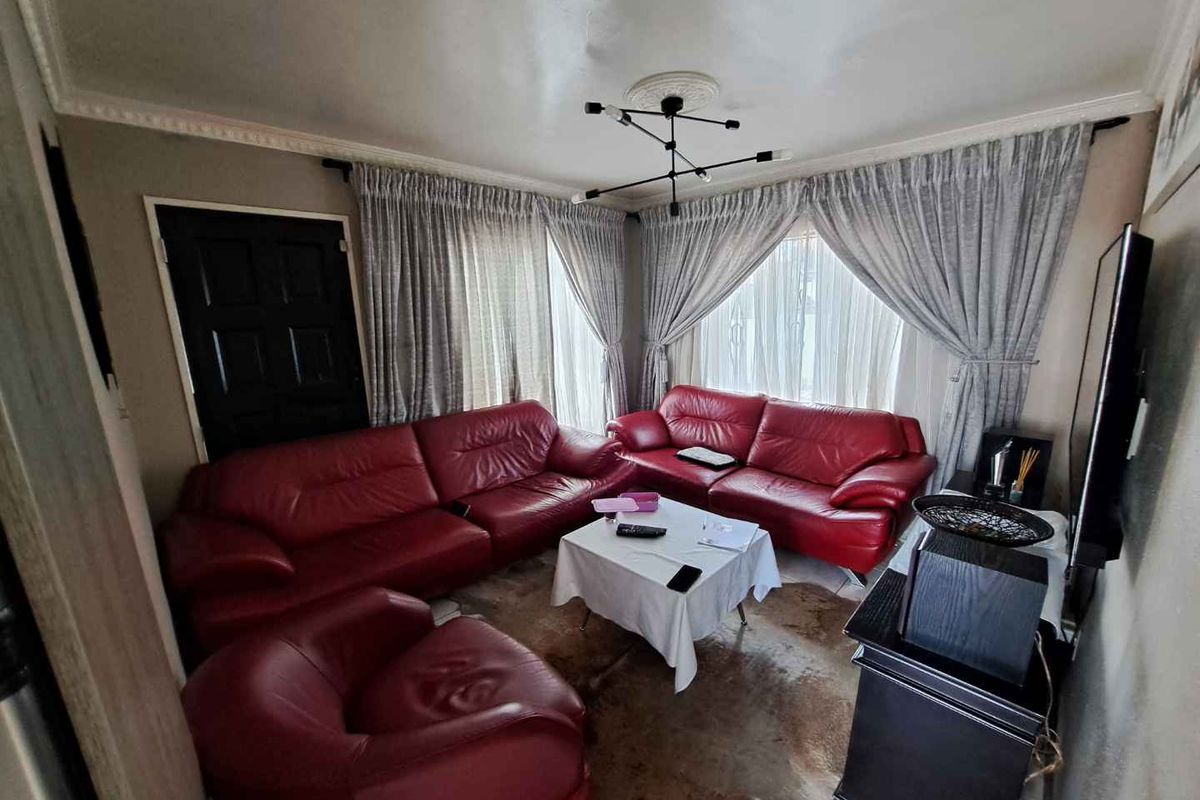 3 bedroom House for sale in Naturena - Photo 4
