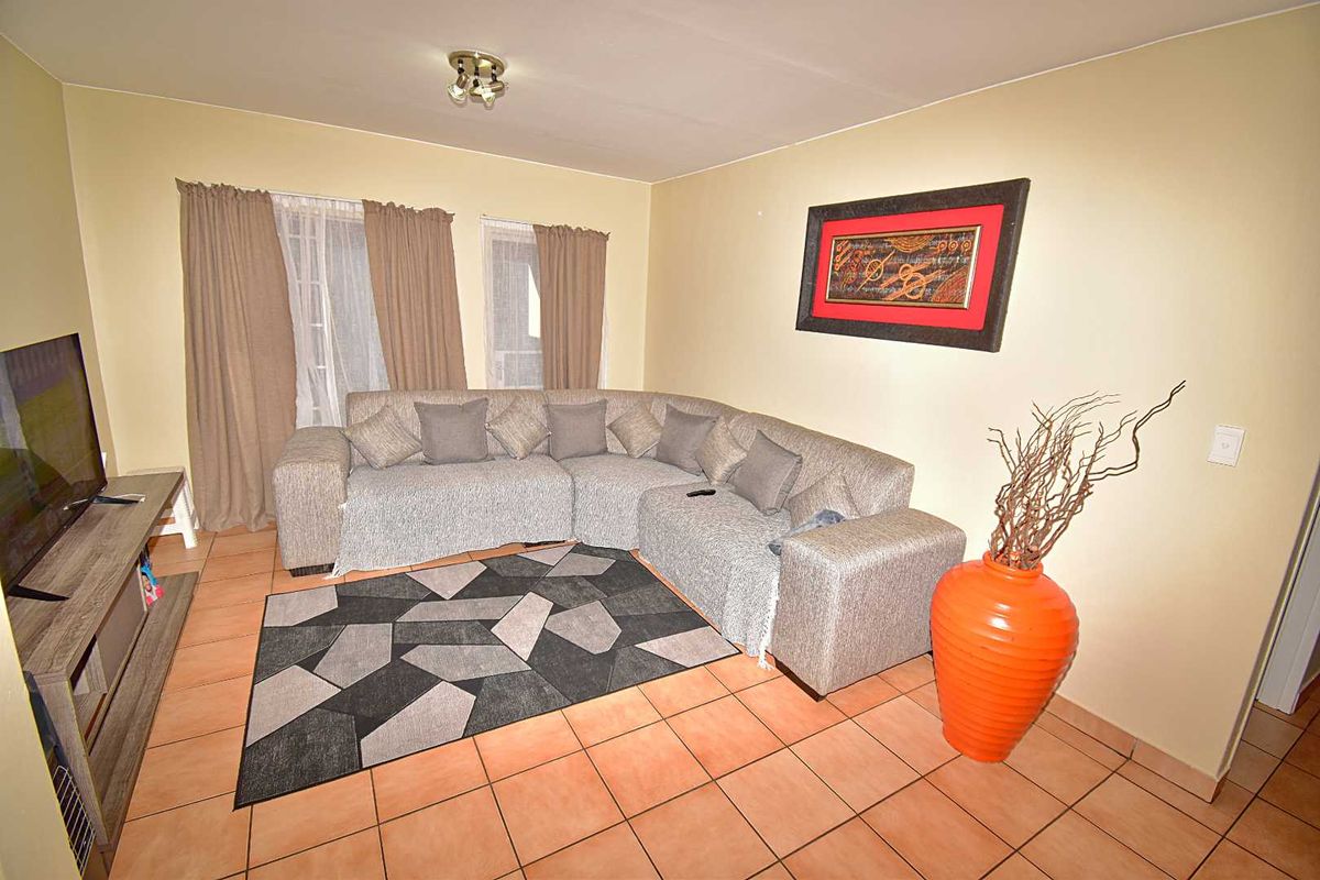 Ground Floor Unit for Sale! - Photo 3