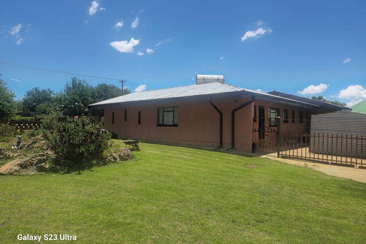 OPPORTUNITY KNOCKS:  SPACIOUS HOME WITH INCOME GENERATING FLATLET! - Photo 3