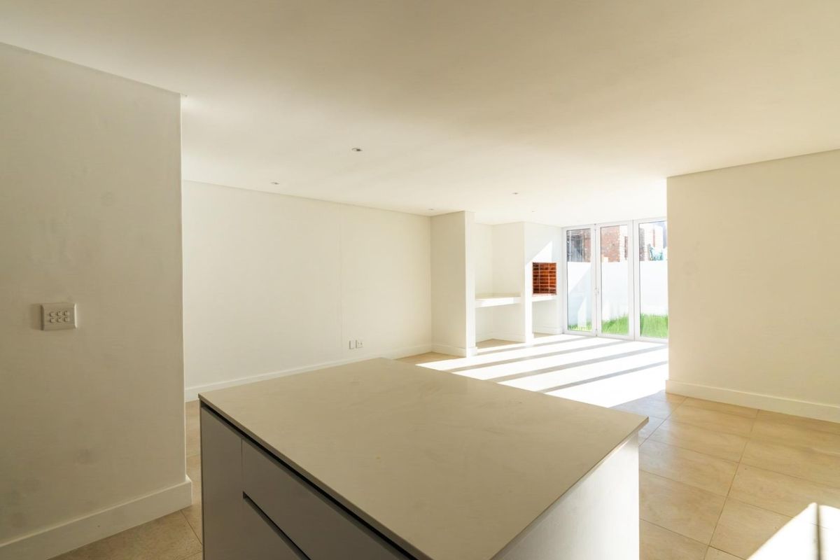 3-Bedroom Brand-New Home to Rent in Volière Estate, Stellenbosch - Photo 2