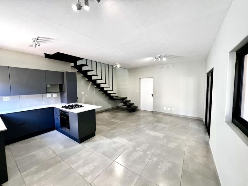 3 Bedroom Townhouse FOR SALE in Kleine Kuppe - Photo 3