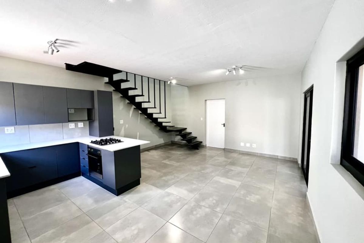 3 Bedroom Townhouse FOR SALE in Kleine Kuppe - Photo 3