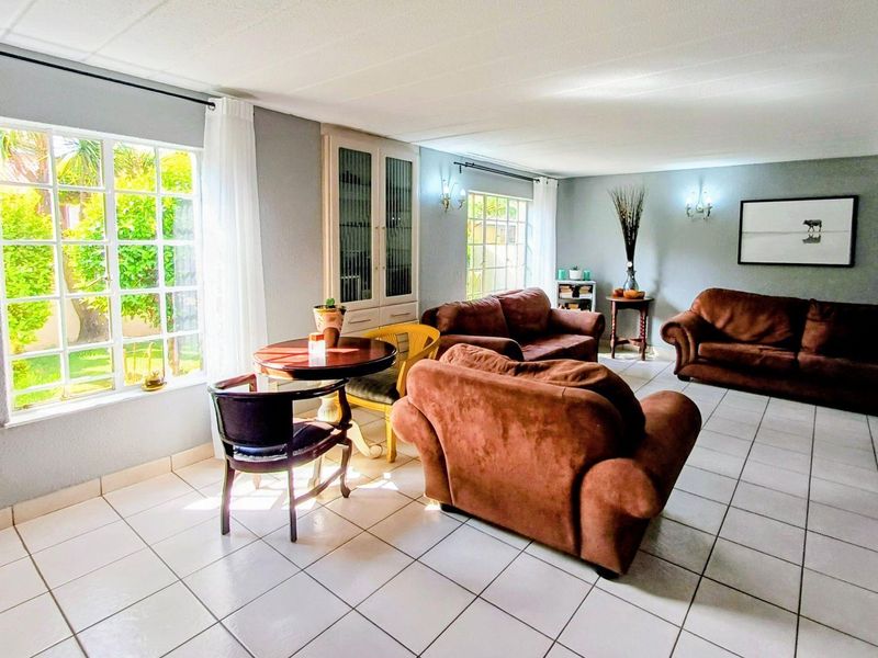 Sunny 3 bedroom duplex in Atlasville up for grabs! - Photo 3
