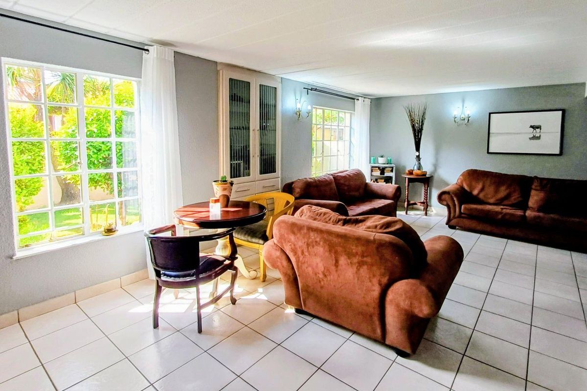 Sunny 3 bedroom duplex in Atlasville up for grabs! - Photo 3