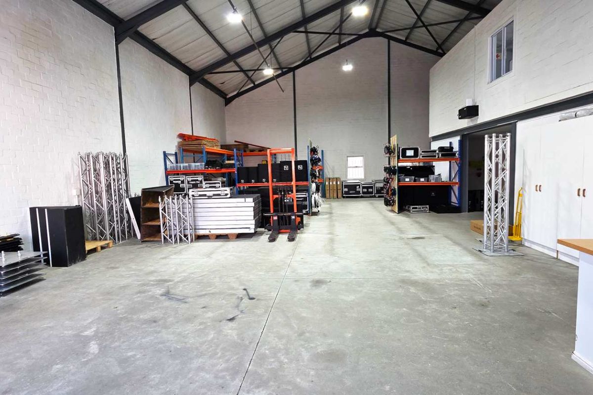 Double Volume Warehouse in Excellent Condition - Photo 4
