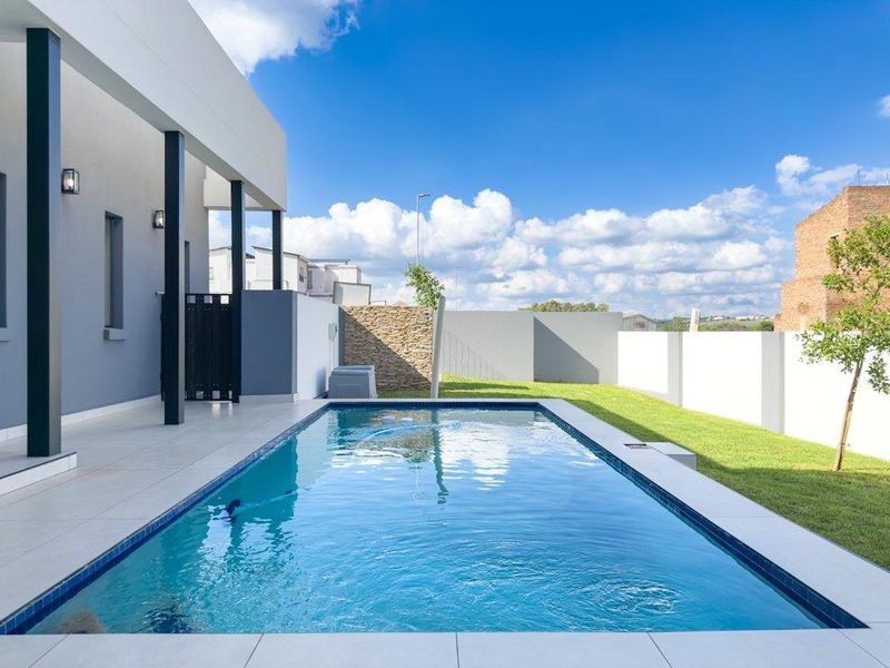 Modern Family Home in Fountainbrook Estate — Designed for Comfort and Easy Living - Photo 4