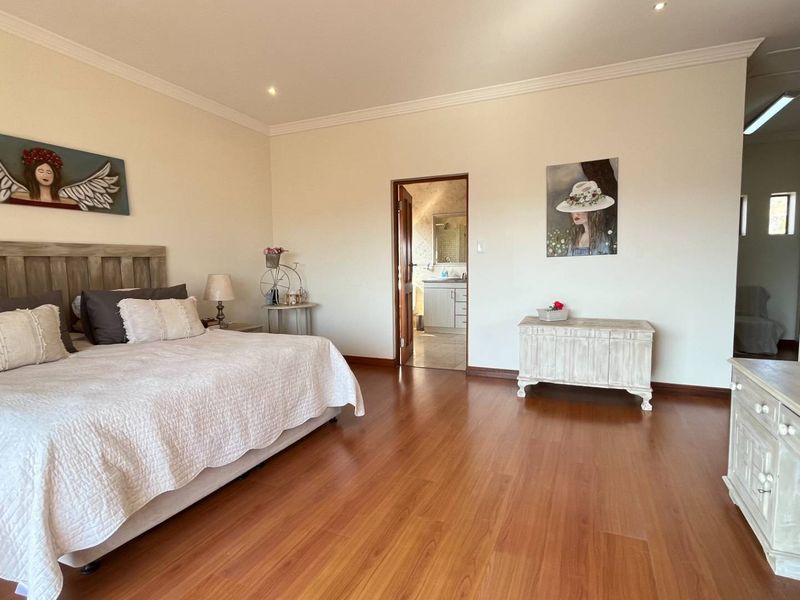 Your Dream Home with Additional Separate 2nd Home in Hartenbos: Luxury, Views, and Space - Photo 4