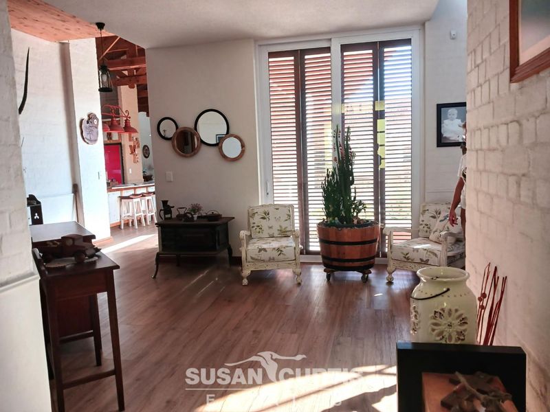 Double Storey Family Home - Photo 9