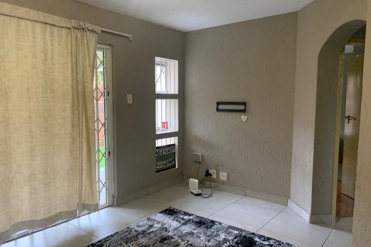 Stunning 3-Bedroom Apartment for Sale in Winchester Hills - Photo 4