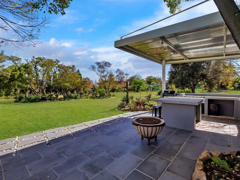 ADMIRABLE FAMILY HOME IN A QUIET AND CONVENIENT LOCATION, OOZING CHARACTER, AND CHARM WITH A MODERN STYLE - Photo 10