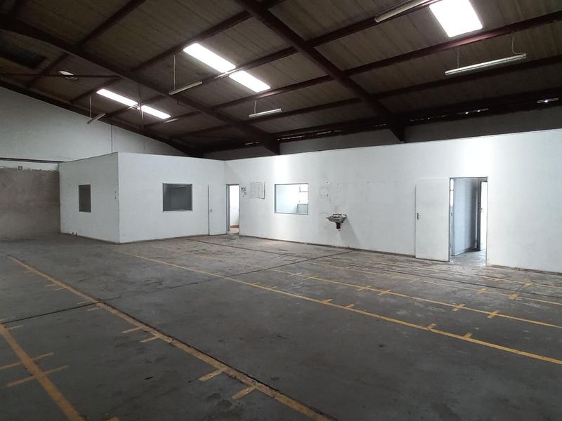 1025m2 Dunswart industrial warehouse to let - Photo 5