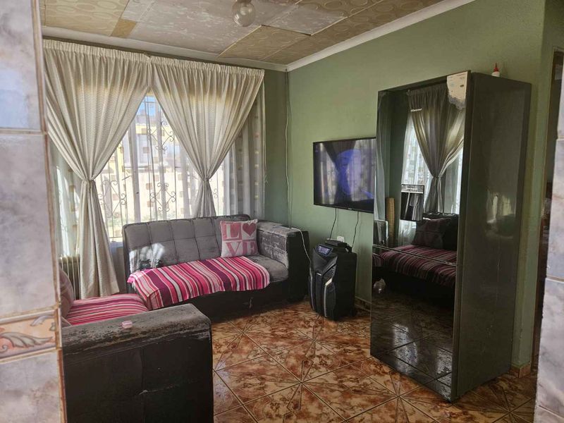 Home for sale - Photo 4