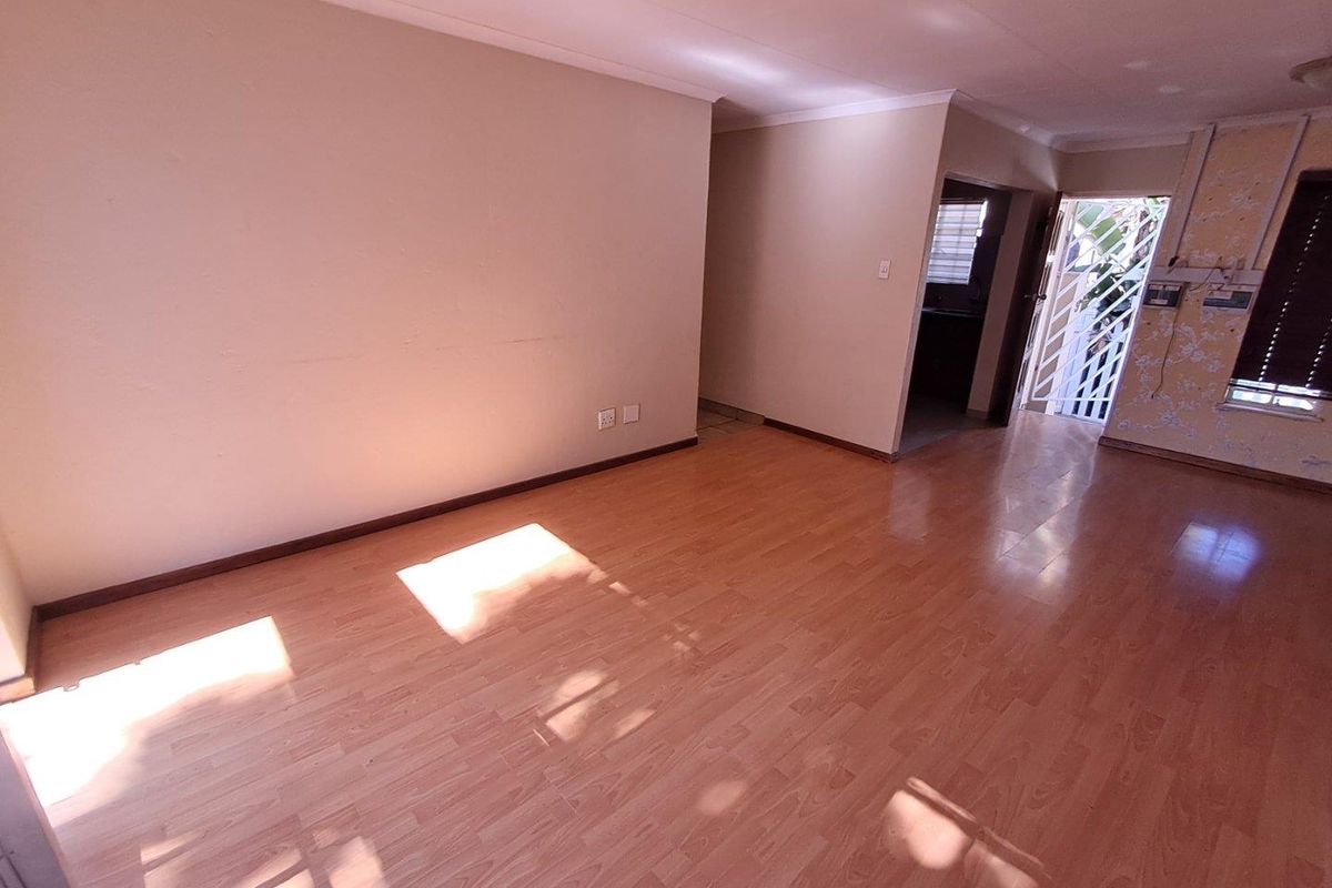 3 Bedroom Town House In Rushmere Manor The Reeds - Photo 5