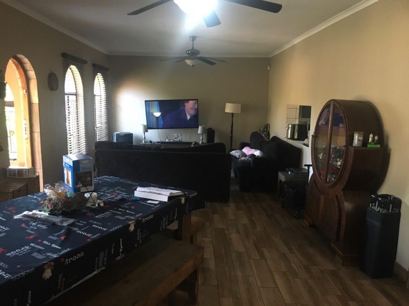 Move in and stay home, close to schools - Photo 5