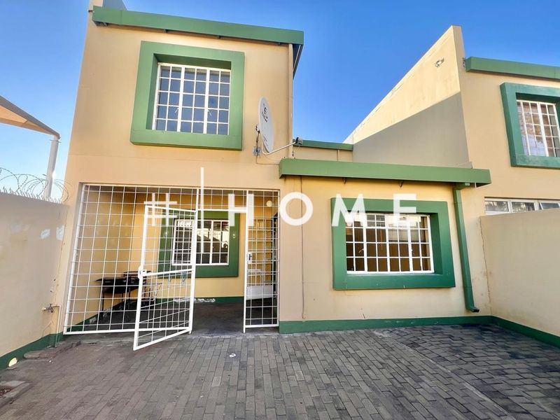 Townhouse near Hochland Spar - Photo 1