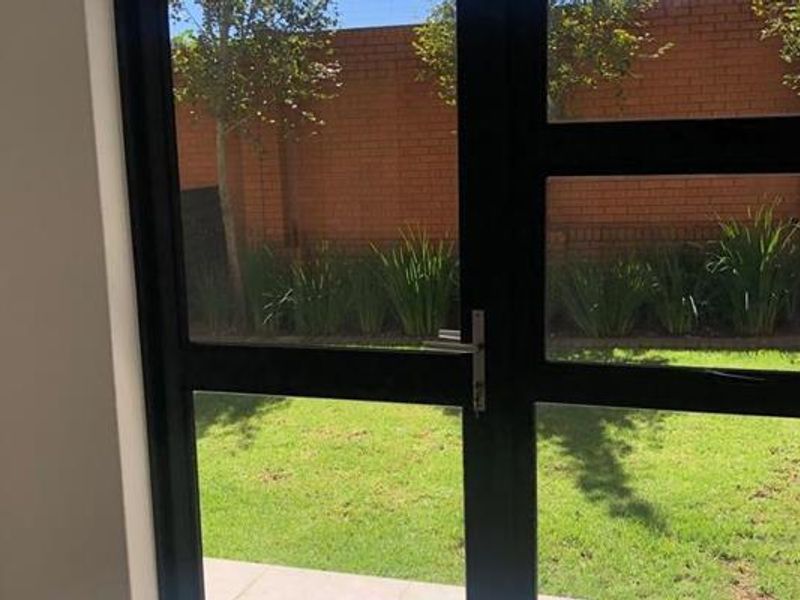 One Bedroom Apartment for Sale in Modderfontein - Photo 4