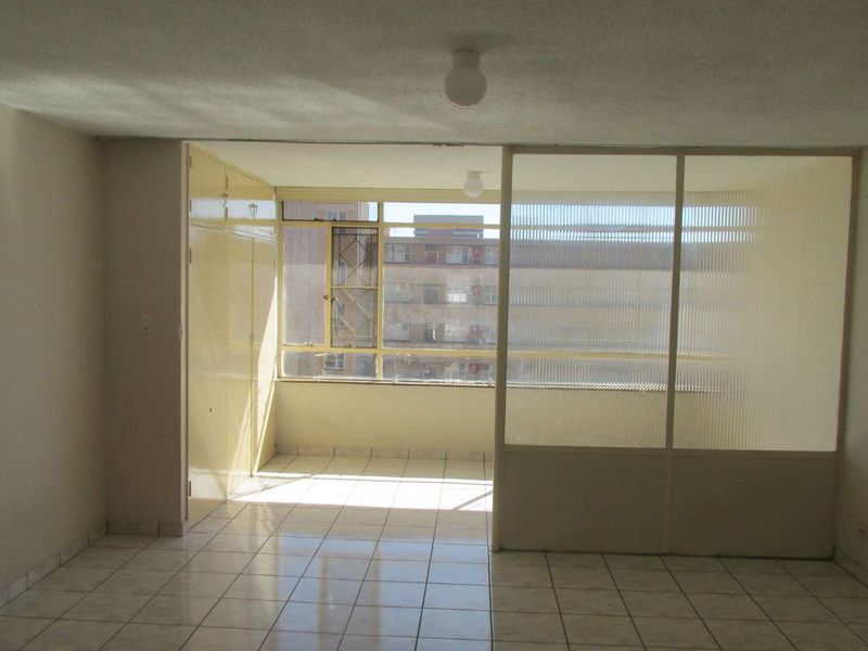 A BACHELOR FLAT TO RENT IN PRETORIA CENTRAL - Photo 3